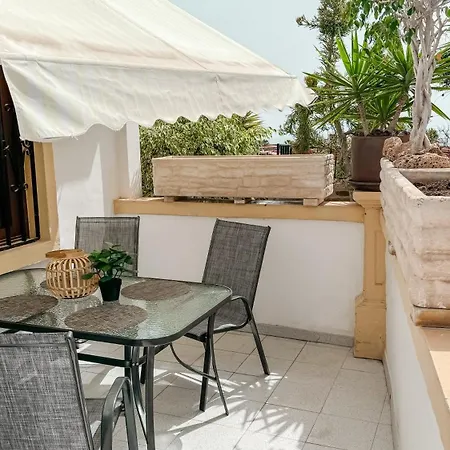 Daire Seaescape With Ocean, King Size Bed, Wifi, Smart Tv, Free Parking 2 Pools Access
