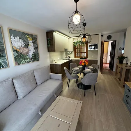 Daire Seaescape With Ocean, King Size Bed, Wifi, Smart Tv, Free Parking 2 Pools Access *